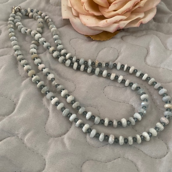 Jewelry - Pretty beaded necklace